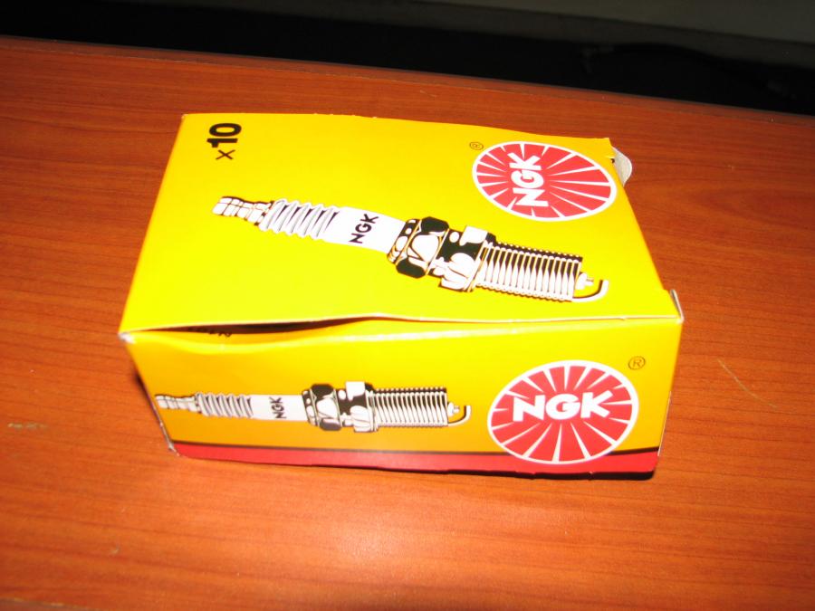 spark-plugs-lexus-v8-1uz-fe